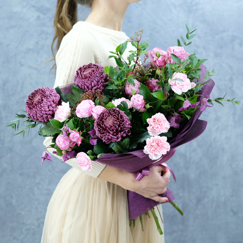 Купить Нежный букет с премиум-хризантемами "Сокровенное"