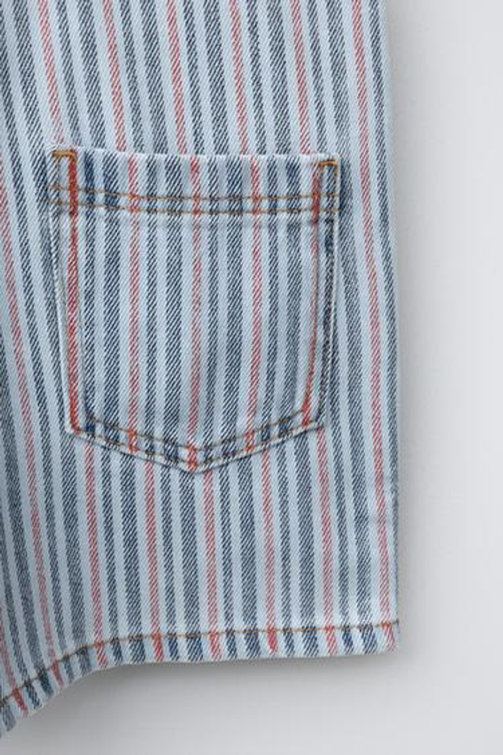 ZARA КОРОТКИЙ ДЖИНСОВЫЙ КОМБИНЕЗОН В ПОЛОСКУ, ПОЛОСКИ