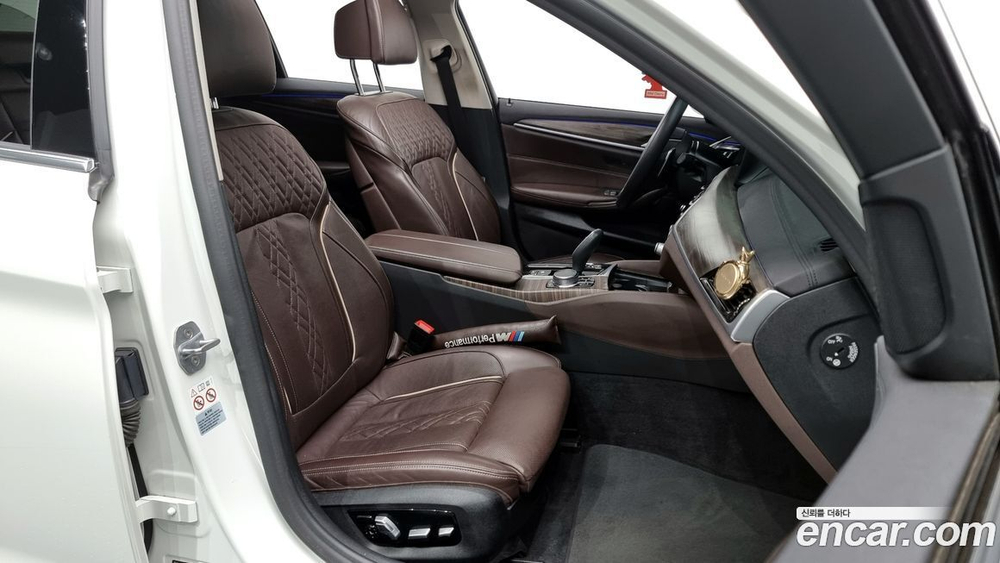 BMW 5 Series (G30) 520d Luxury Plus (05.2020)