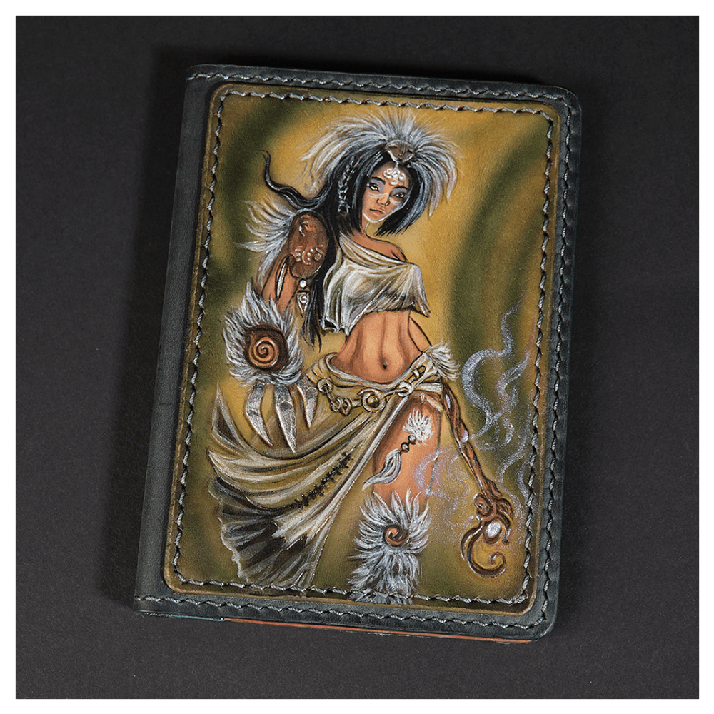 Кожаная обложка на паспорт «Шаманка» (фигура)