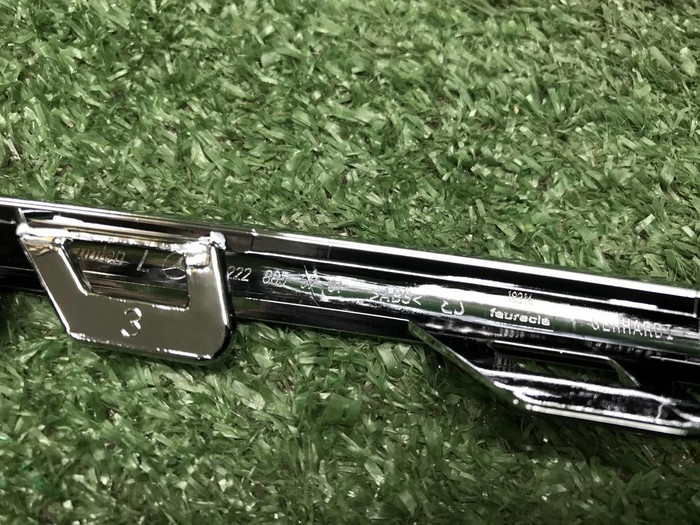 Молдинг переднего бампера Mercedes S W222 (17-20)