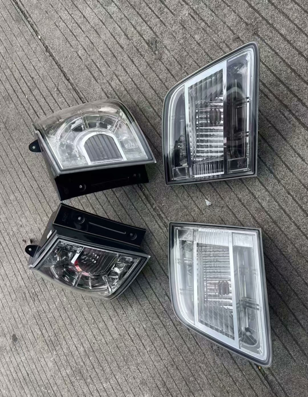 Задние фонари LED Mazda 8 (правый руль, Япония)
