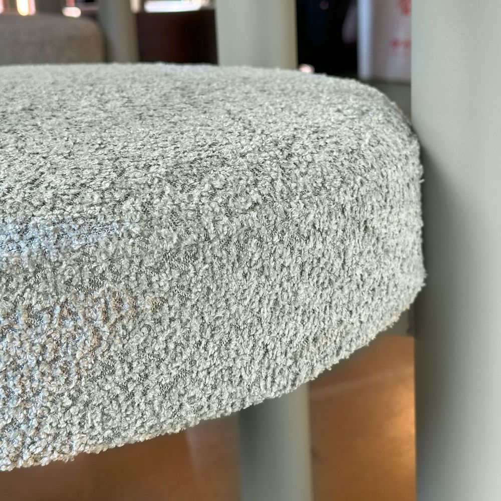 Полубарный стул Bold