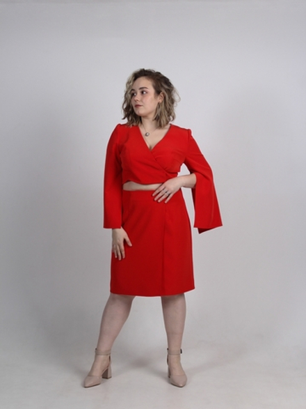 Костюм с разрезами