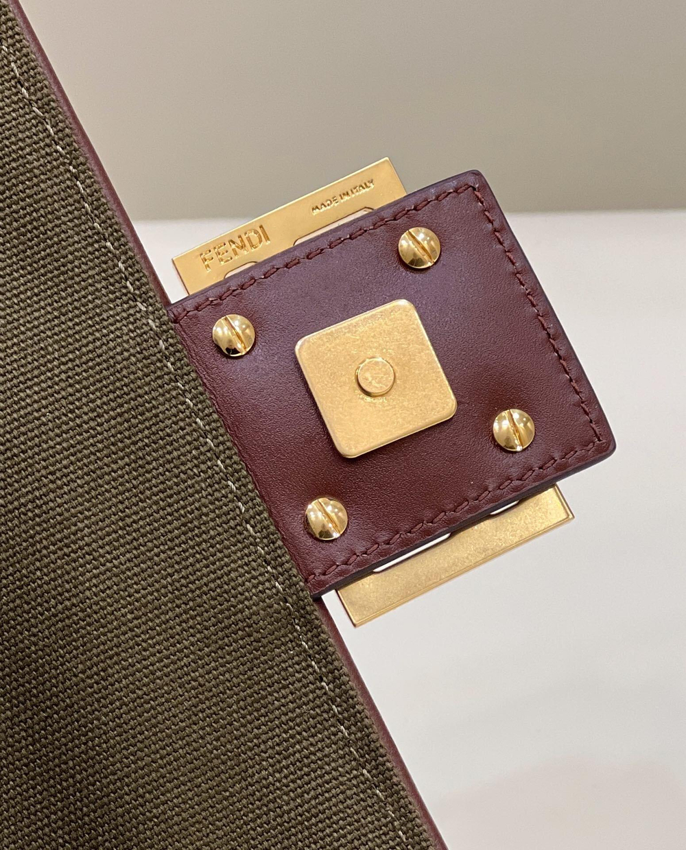 Fendi Baguette 27 cm