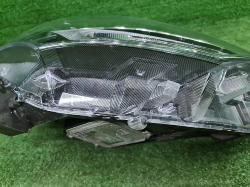 Битая Фара правая Haval Jolion (2021-н.в.) LED