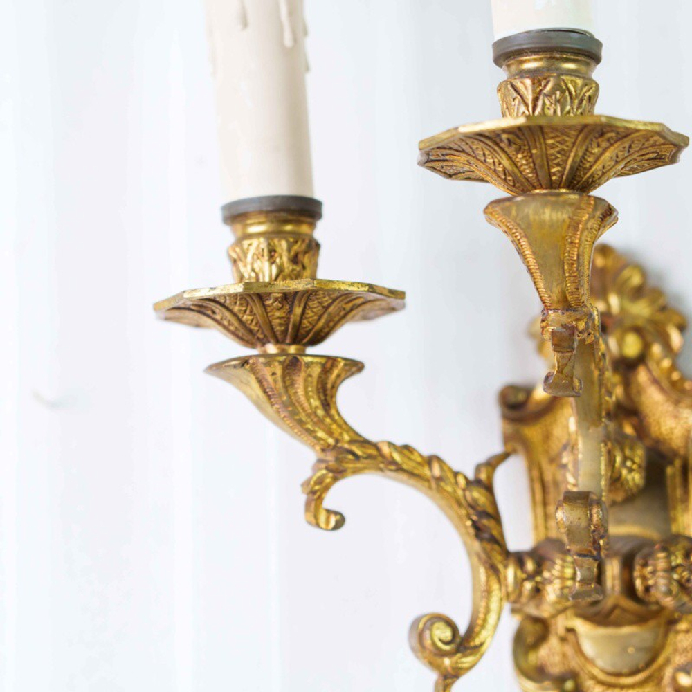 Настенное бра с тремя рожками в стиле Людовика XVI