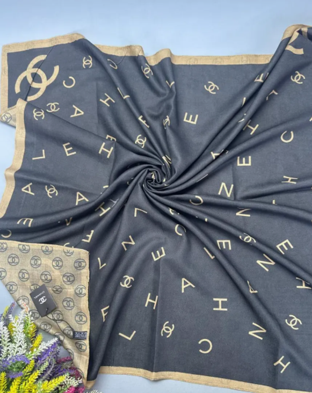 Теплый шерстяной платок Chanel