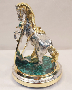 Конь с подковой "На удачу" (Златоуст) с малахитом