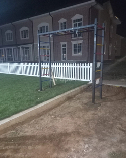 Монтаж уличной шведской стенки Sv Sport Рукоход (4 вертикальных столба)