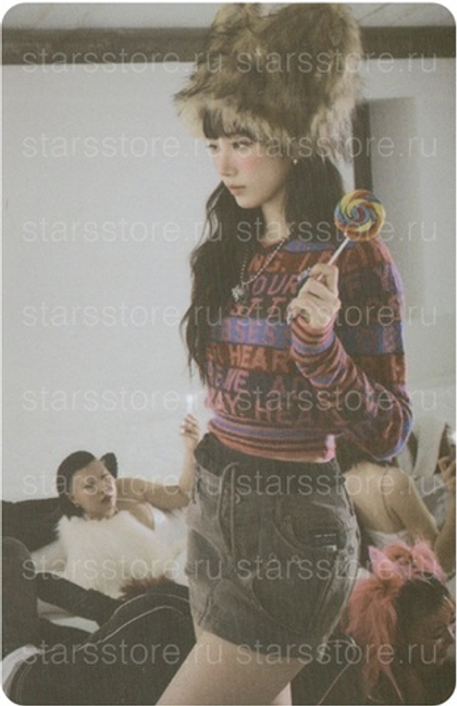 Фотокарта Kazuha LE SSERAFIM - CRAZY Mini Photo Card