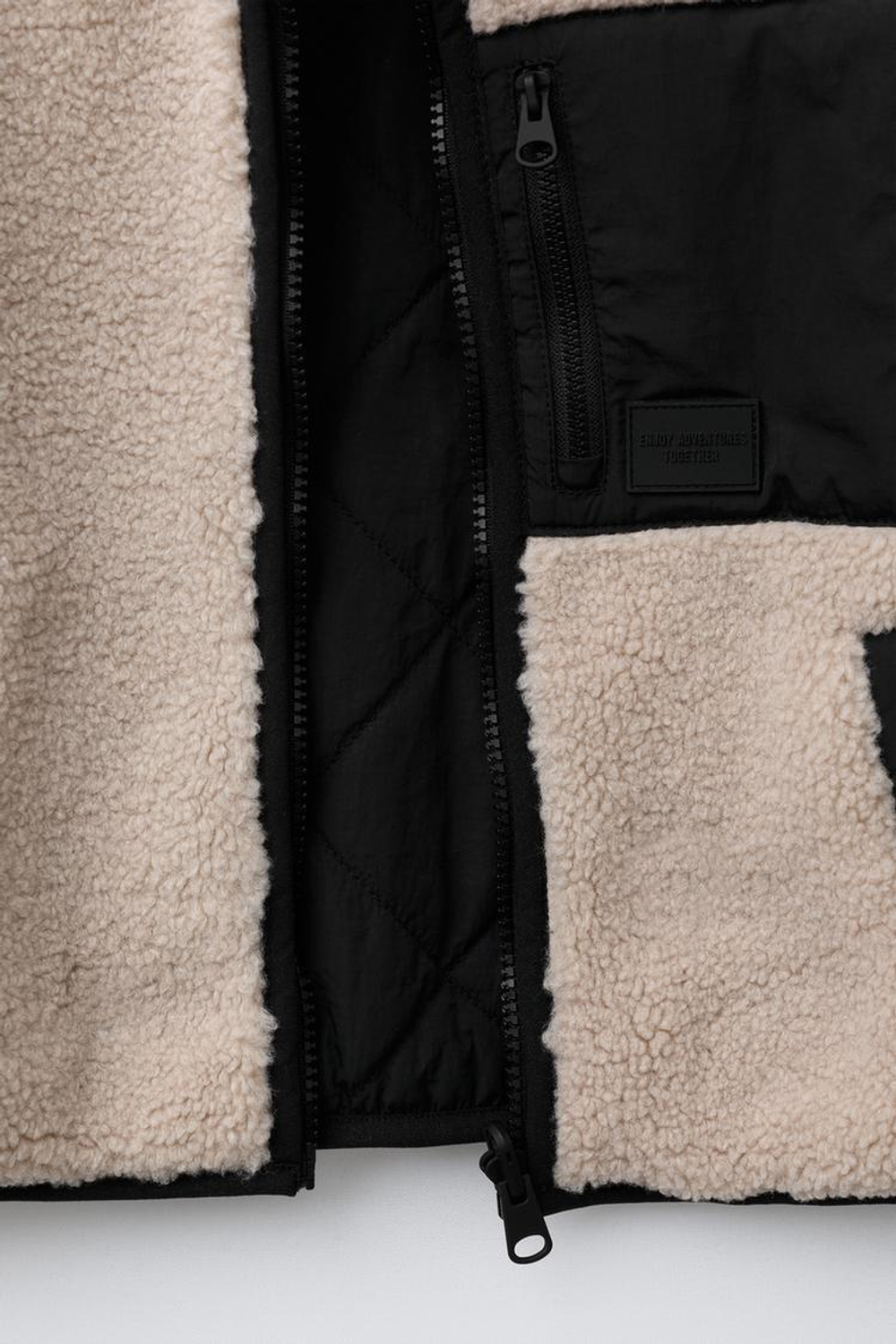 ZARA ДВУСТОРОННИЙ ЖИЛЕТ ИЗ ИСКУССТВЕННОЙ ОВЧИНЫ, ЭКРЮ