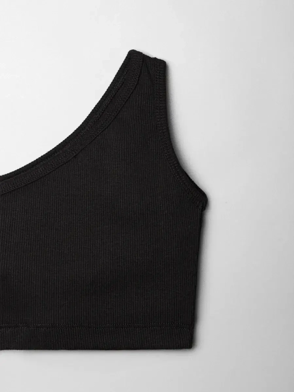 Летний топ для девочки на одно плечо