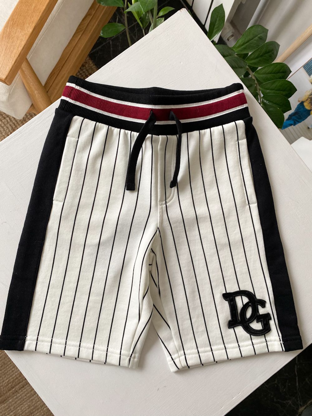 Новые хлопковые шорты Dolce&Gabbana, 110