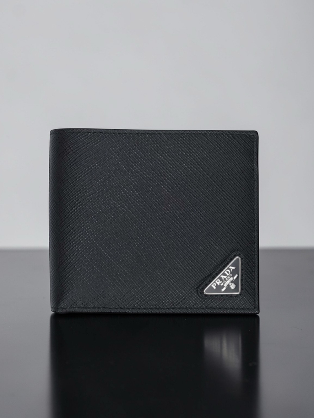 Кошелёк Prada