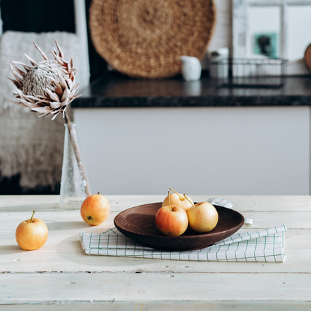 Деревянная текстурированная тарелка Art of Siberia из дерева сибирской сосны T121