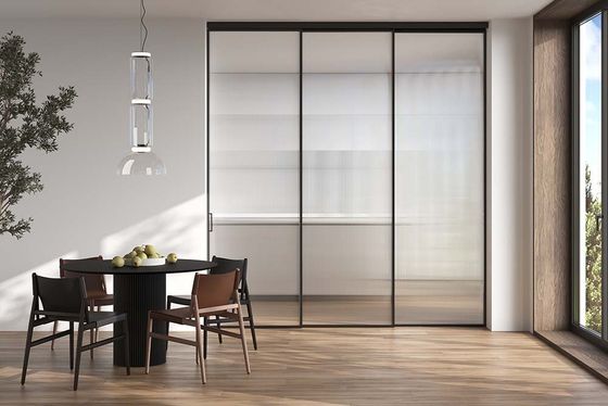 Алюминиевая стеклянная перегородка Каскад AG 1 чёрный матовый стекло Мору прозрачное в интерьере