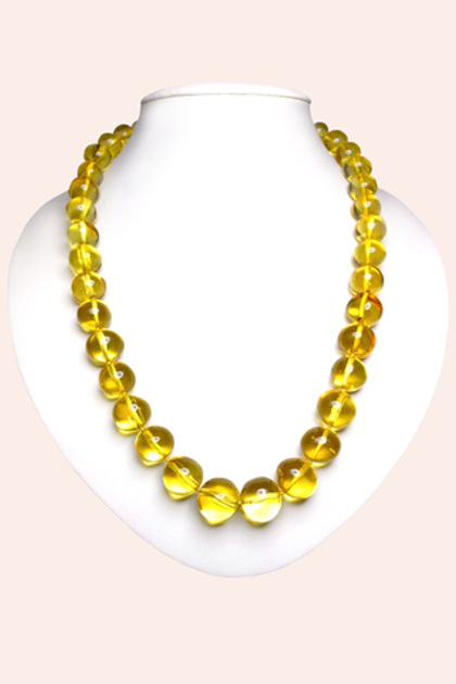 Бусы из крупного прозрачного янтаря