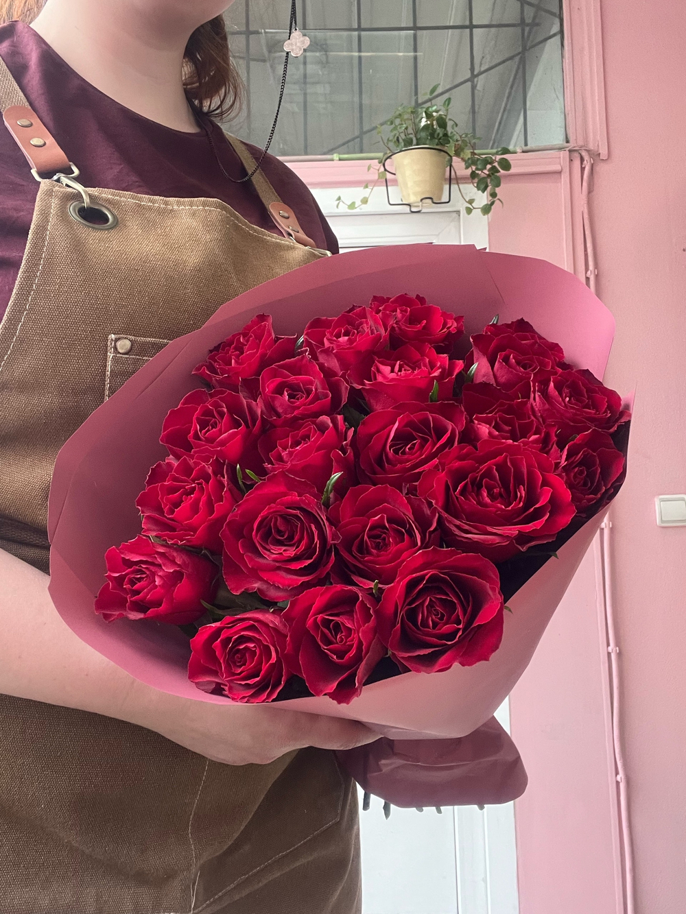 Букет из 25 красных роз 40см
