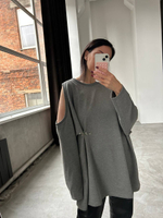 Свитшот с вырезом на плече