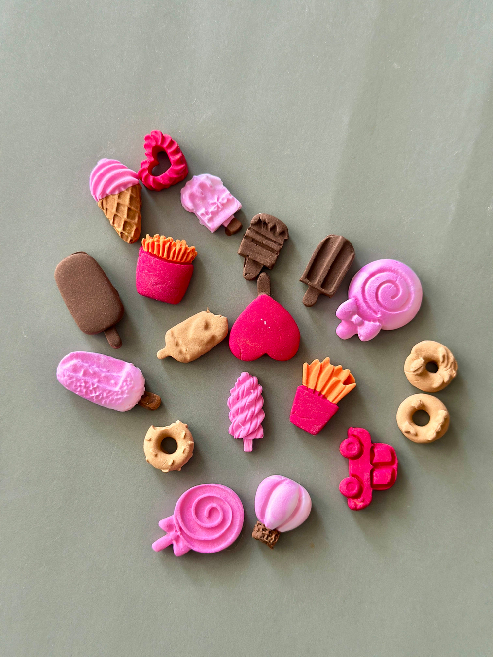 Молд силиконовый для творчества "Мини еда для ватной игрушки, пупсиков и кукол" 10см/ форма для оттисков игрушечных сладостей и фигурок 1-2см