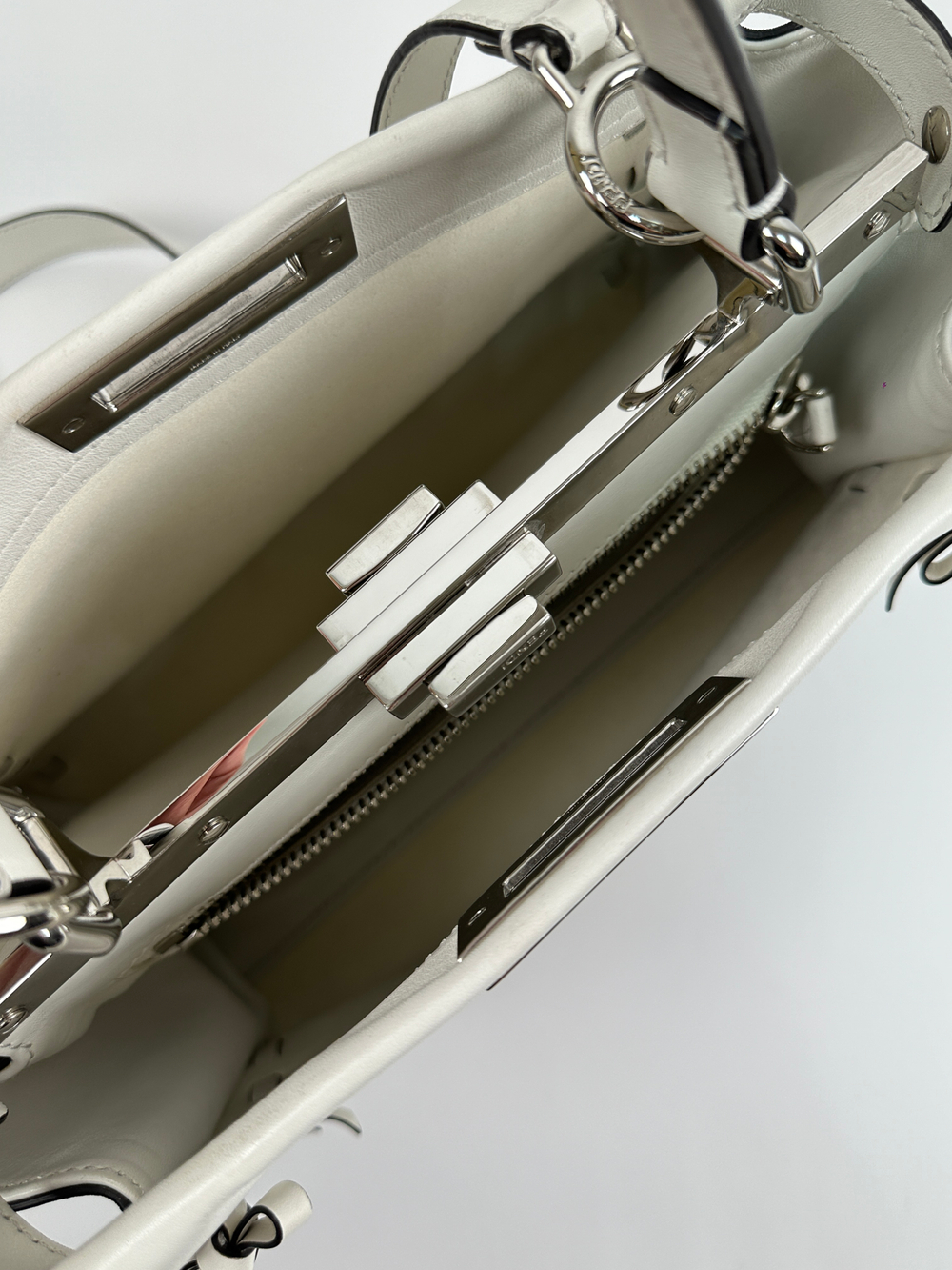 Сумка Fendi Peekaboo Medium Fiocco Bianca