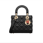 Сумка Lady Dior Small Dioramour черная, кожа ягнёнка, золотистая фурнитура, ремешок с сердцем