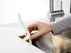 Щетка для мытья посуды Edge™ серая Joseph Joseph