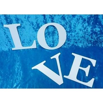 Деревянное слово "Love"