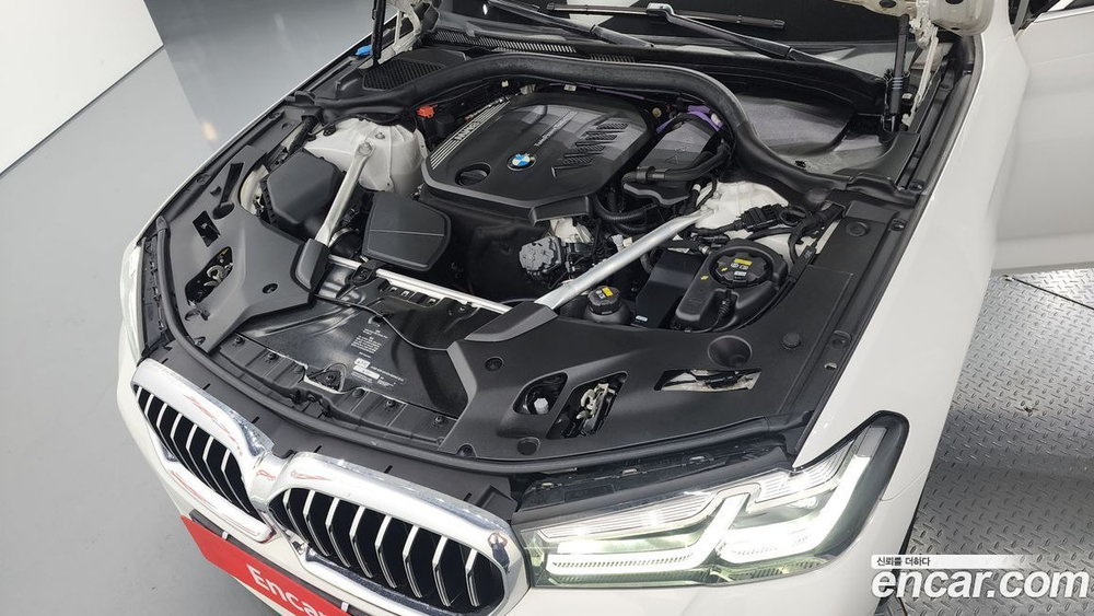 BMW 5 Series (G30) 520i M Sports (12.2020)