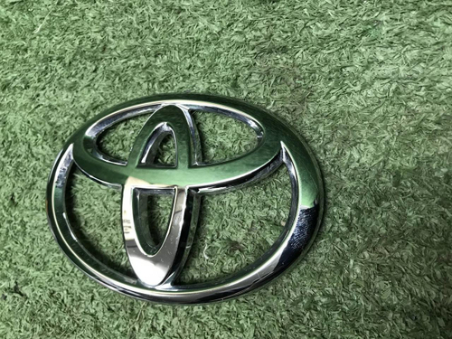 Эмблема крышки багажника Toyota RAV4 5 XA50 18-нв