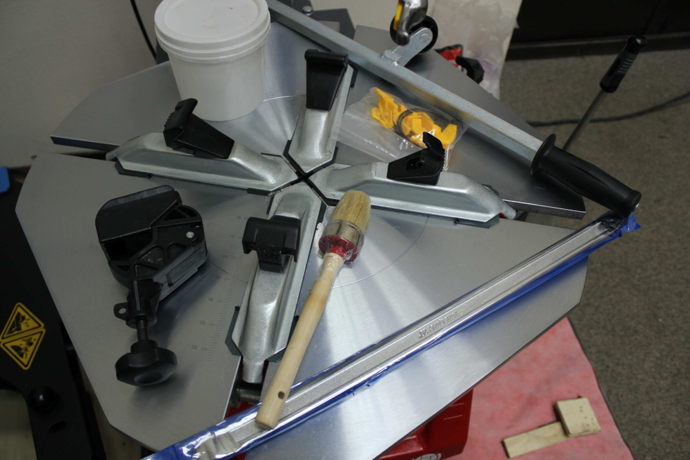 TC24 Шиномонтажный полуавтоматический станок 380В