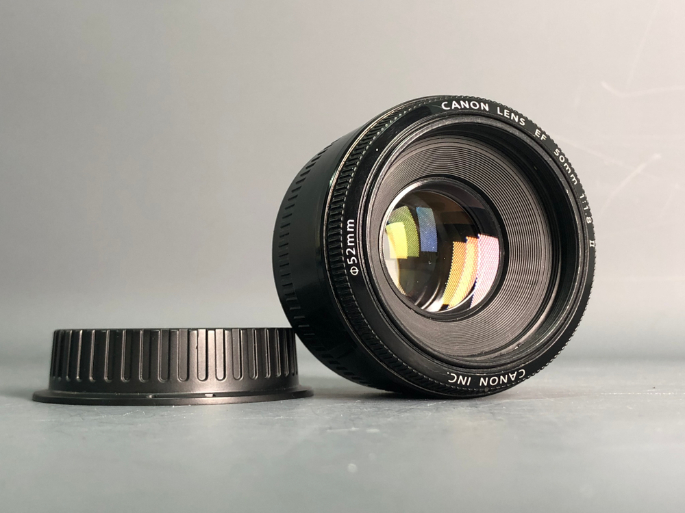 Canon 50mm 1.8 II незначительное количество пыли