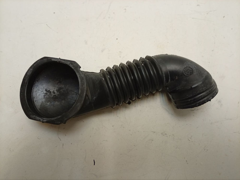 WFXI2840EU кт22 Патрубок подачи воды для стиральной машины Bosch Siemens 265958 б/у