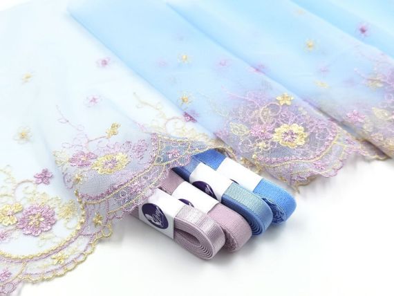 05-84 ОПТ Вышивка на неэл. сетке 20 см, голубой/лиловый/желтый