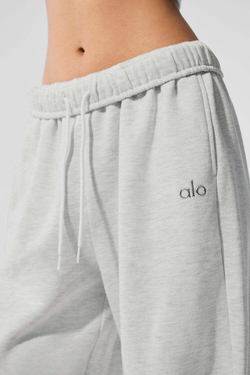 Alo yoga Спортивные брюки с прямыми Штанинами Accolade, серый