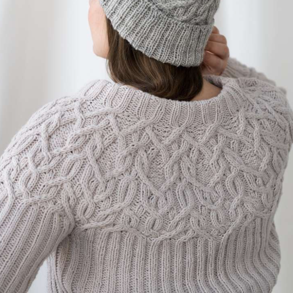 Описание по вязанию пуловера спицами "Marzipan"