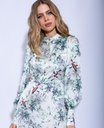 Женское дизайнерское платье голубого цвета с разноцветным узором