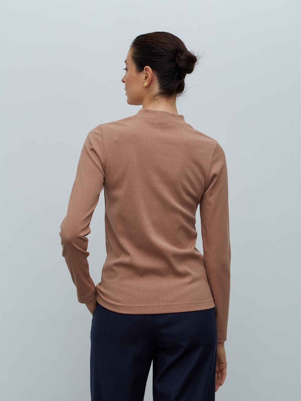 Водолазка бежевая (размер M)