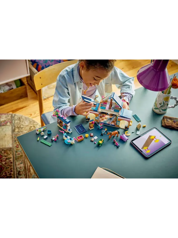 Конструктор Friends 42688 Конюшня и школа верховой езды