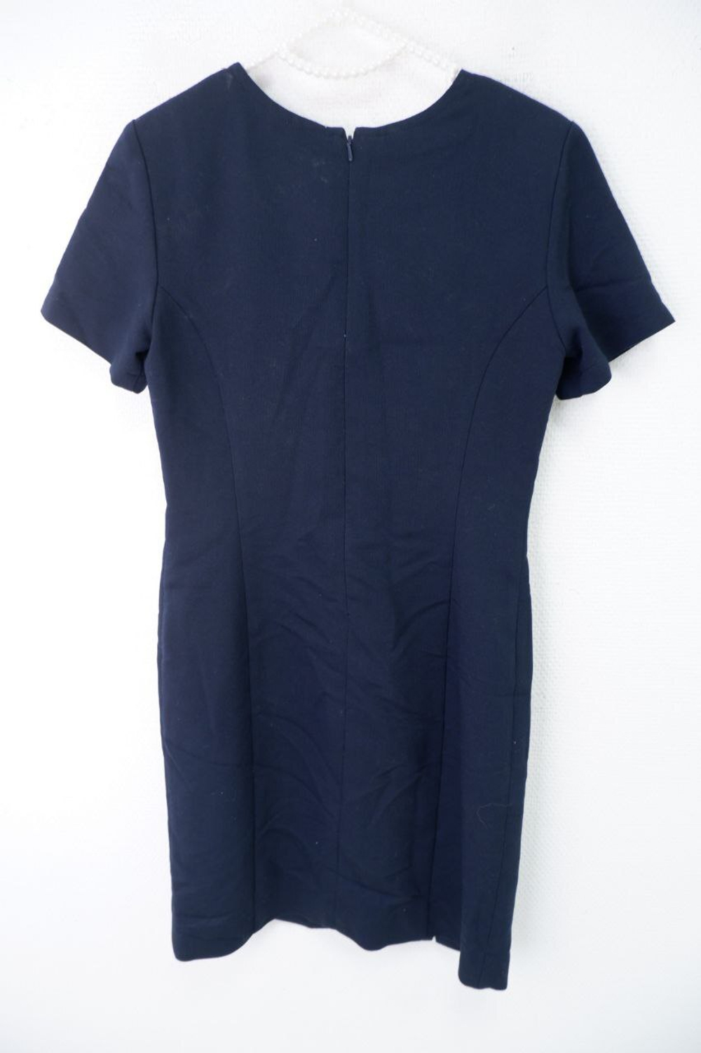 Платье лаконичное 40 размер