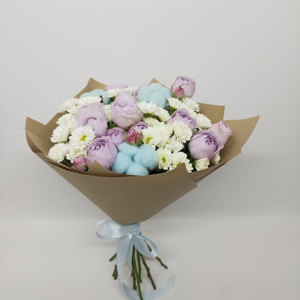 Букет из роз и хризантем София