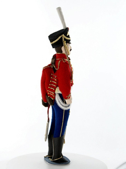 Кукла фарфоровая Гусар в мундире лейб-гвардии гусарского полка 1812 г. Россия