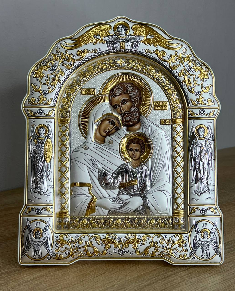 Св. Семейство, икона арочная с рамкой под стеклом, белое дерево 167х228