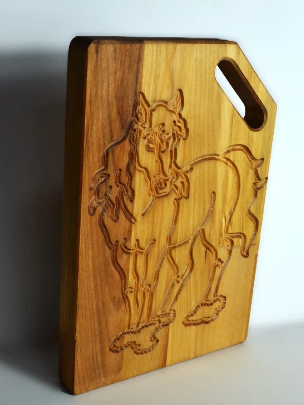 Подарочная разделочная доска "Лошадь"