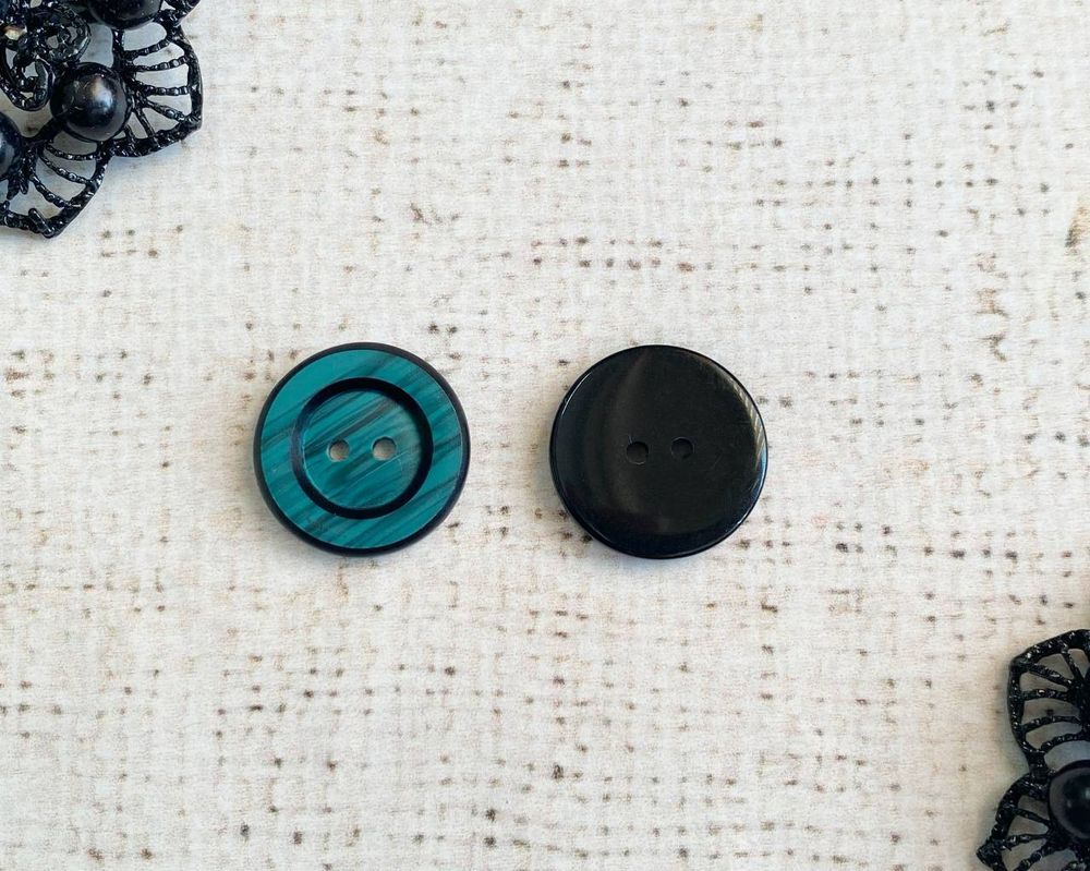 Пуговицы костюмные, d 2,5 см