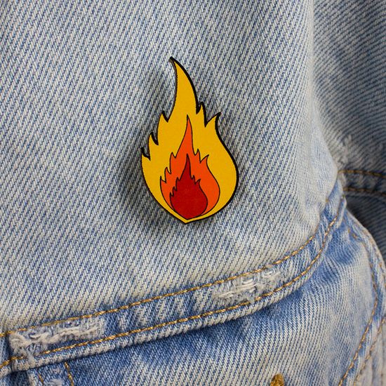 Деревянный значок. HOT