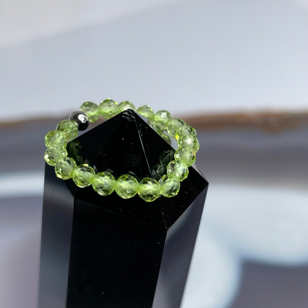 25224 Кольцо Хризолит на резинке 3мм 15р