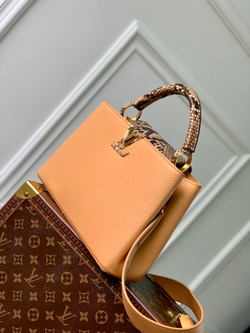 Louis Vuitton Capucines BB