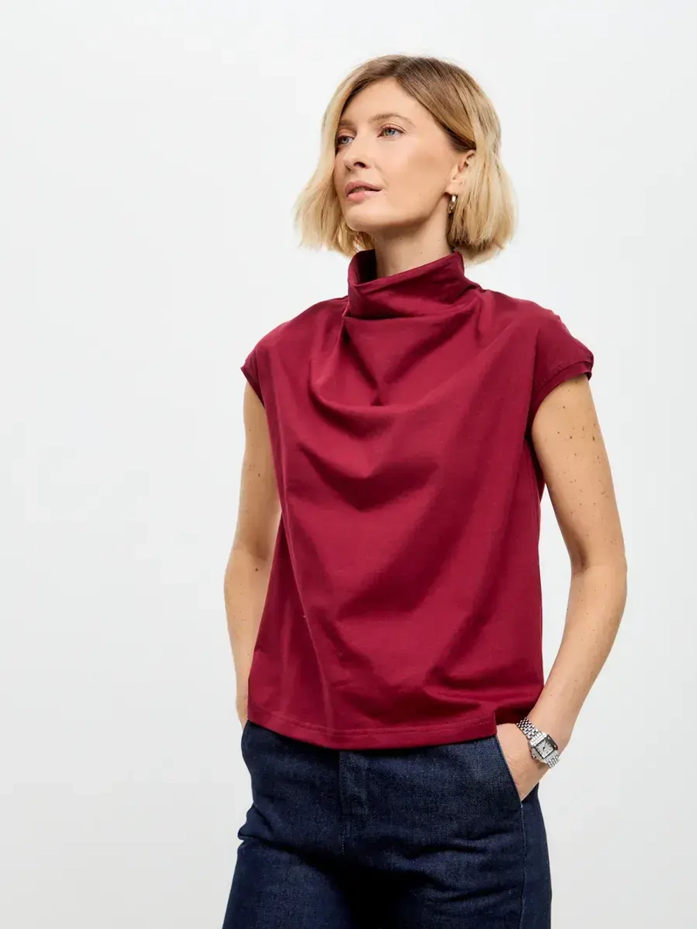 Футболка дизайнерская с цельнокроеным воротником